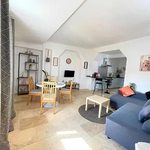 Jolie , Apt France